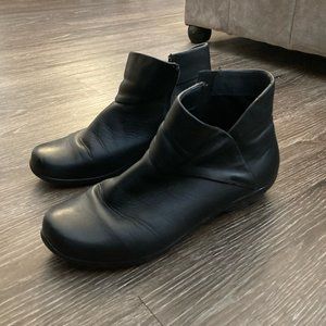 Dansko Women's Black Boots Size 40